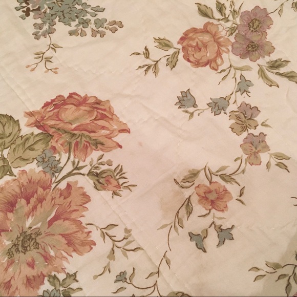 BOGO Full double, shown as twin, queen. hand-stitched peach n sage cotton quilt - Picture 5 of 6